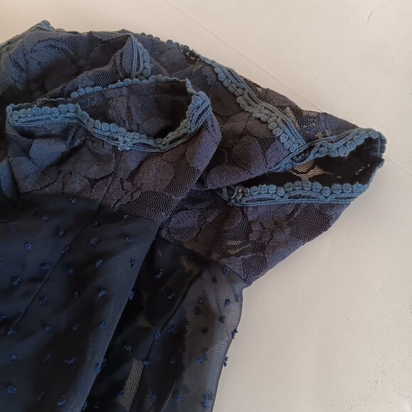 Comme Toi Women's Navy Blue Floral Lace Mesh Sheer Short Sleeve Blouse Size M - Picture 8 of 13